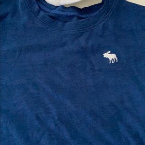 abercrombie kids navy blue t shirt size 11/12